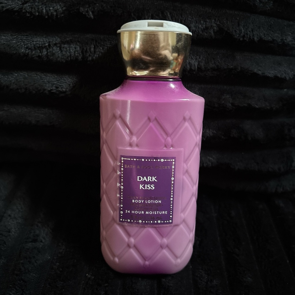 Bath & Body Works Dark Kiss Body Lotion - Lavender and Gold